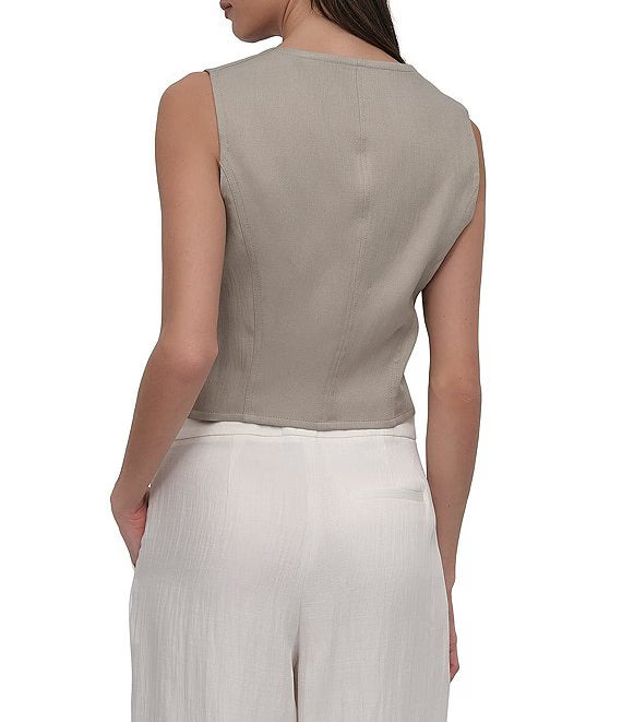 SLEEVELESS ZIP FRONT SEAMED