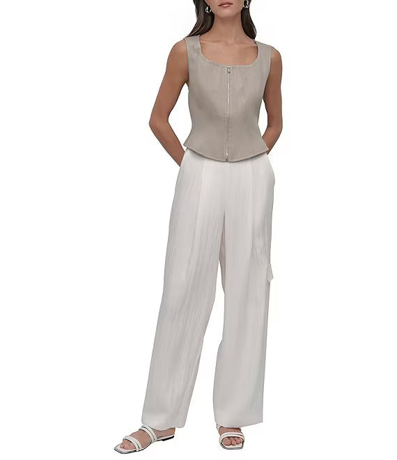 SLEEVELESS ZIP FRONT SEAMED
