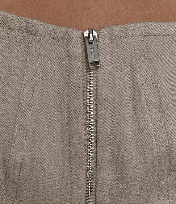 SLEEVELESS ZIP FRONT SEAMED