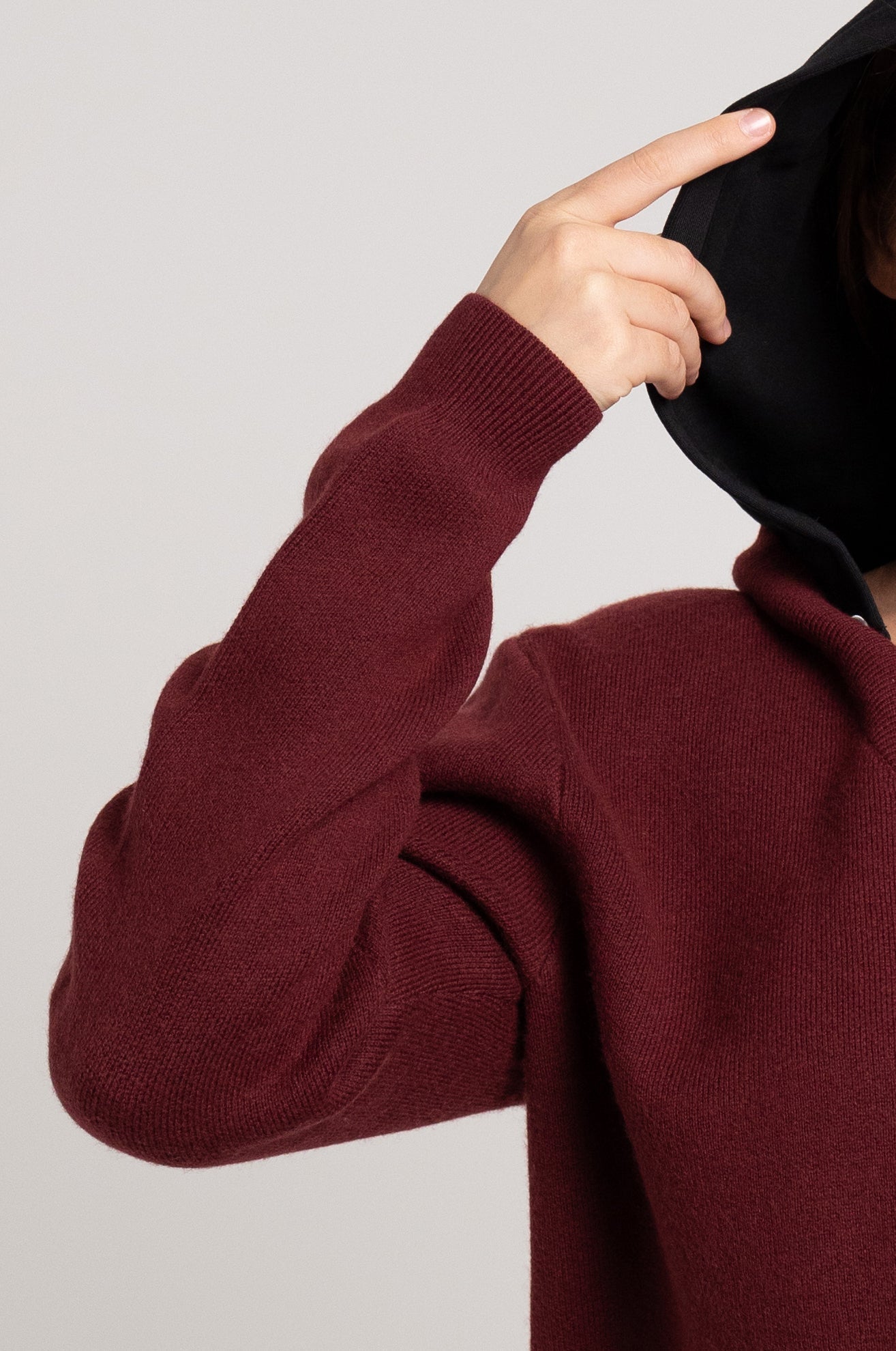 LONG SLEEVE ROUND NECK SWEATER