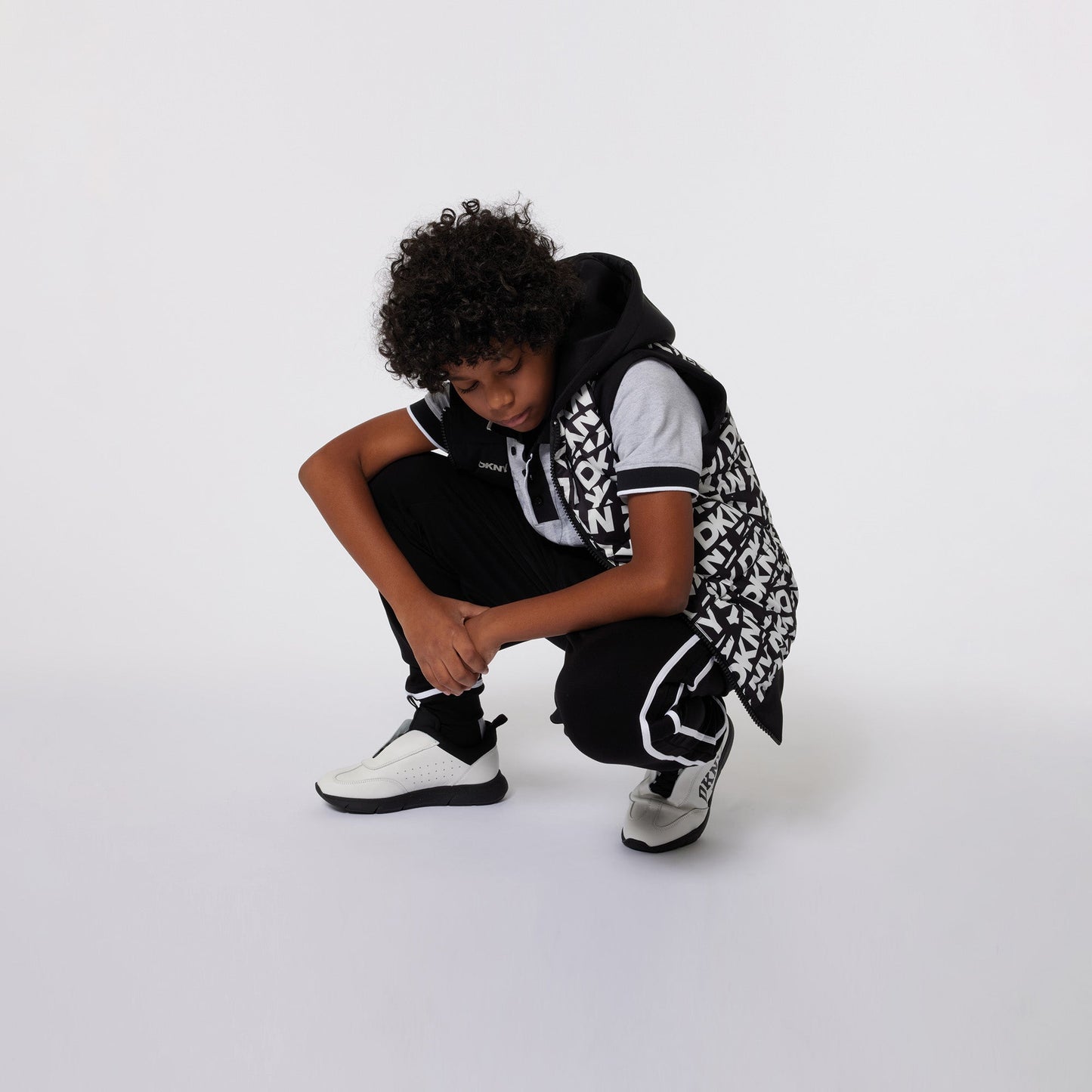 SLEEVELESS REVERSIBLE PUFFER VEST