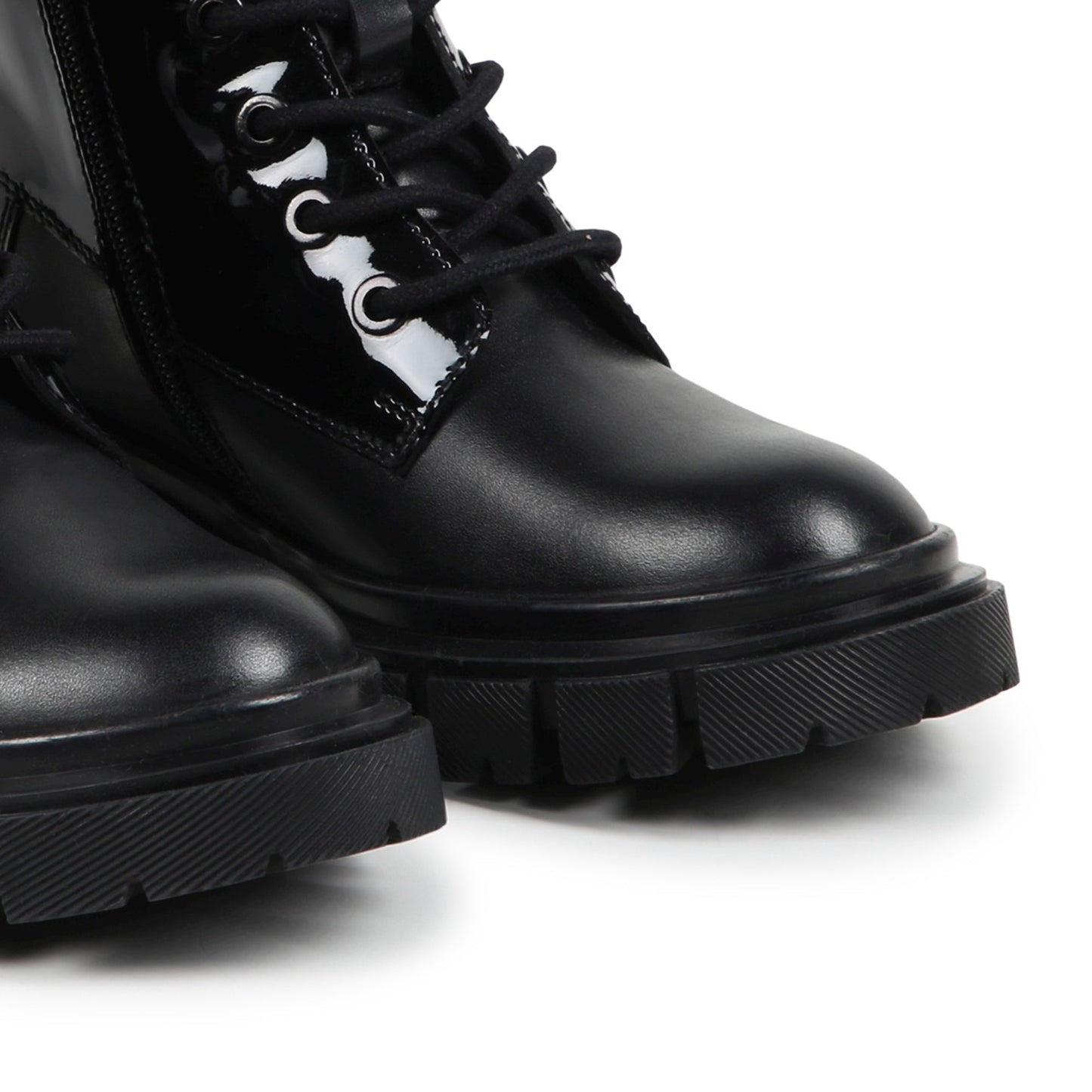 ANKLE BOOTS