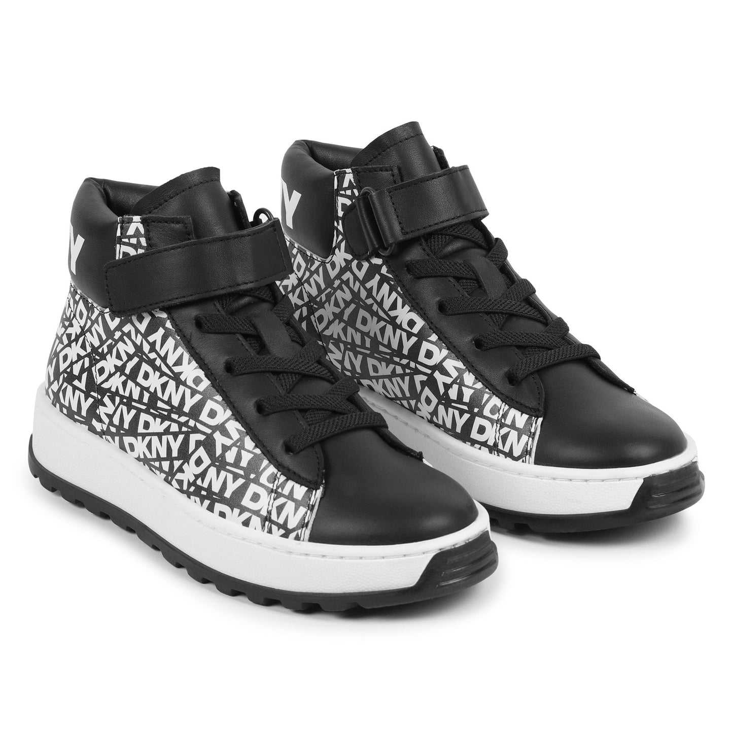 TRAINERS WITH LOGO