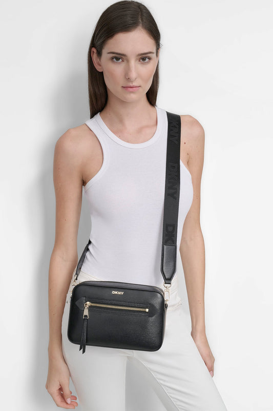 حقيبة كاميرا صغيرة في شارع براينت