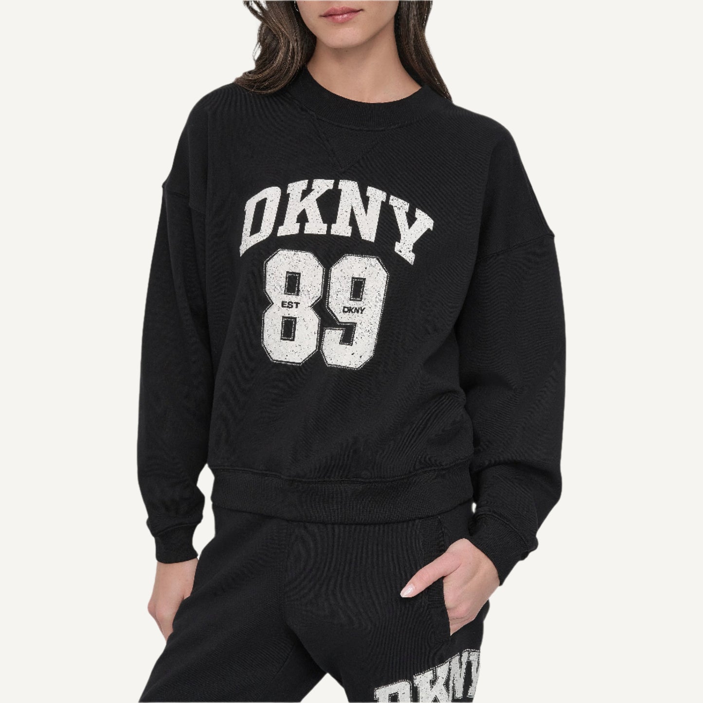 ARCHED DKNY 89 DLOGO CREW PULLOVER