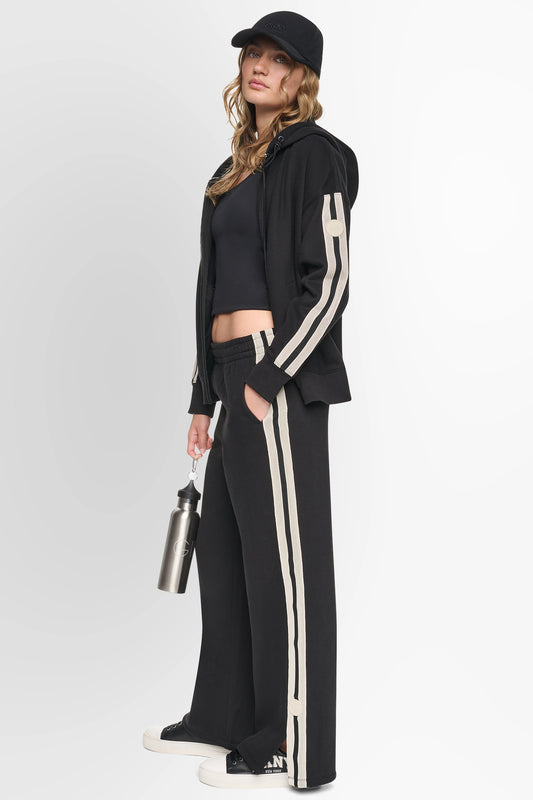 شريط DKNY المميز