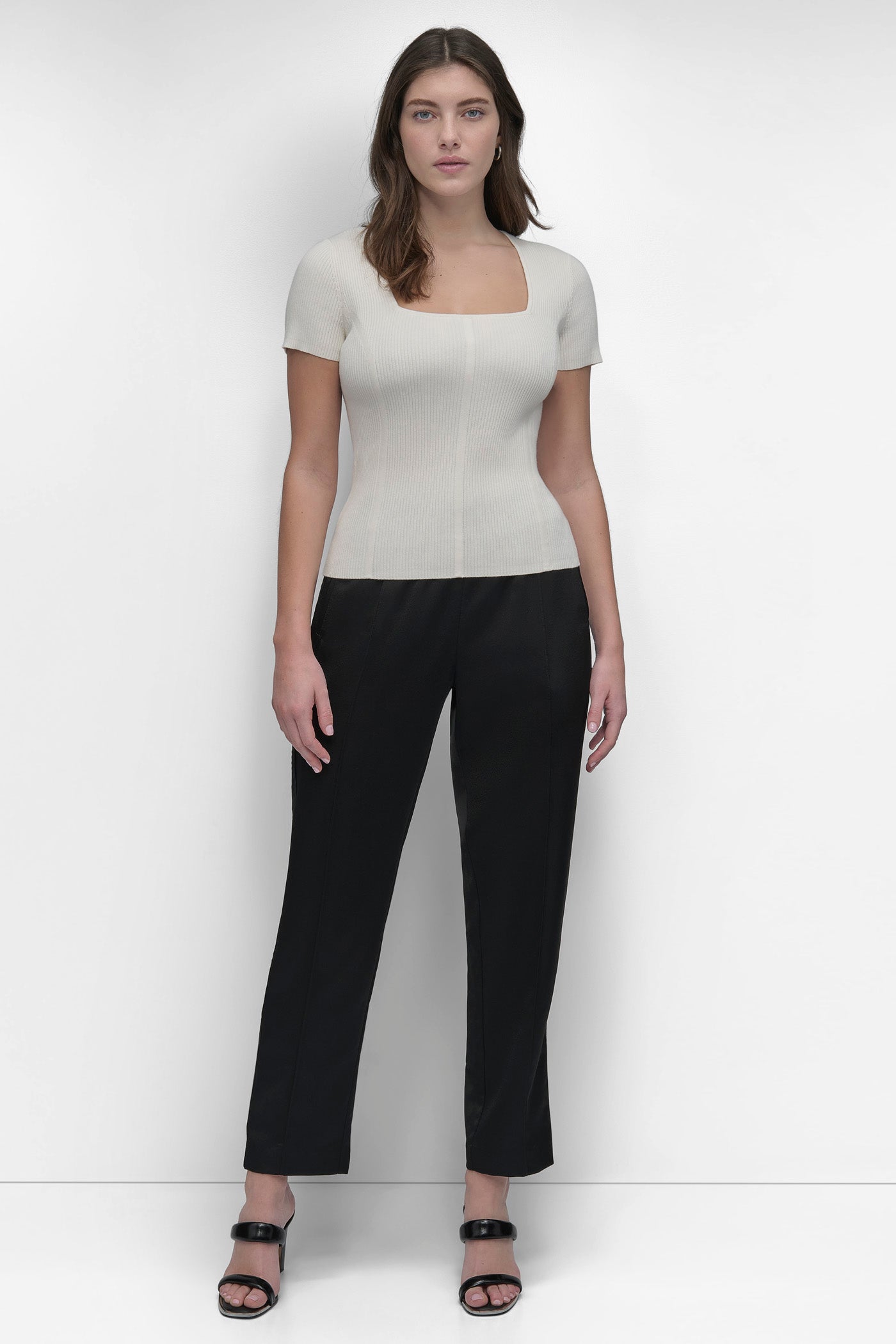 CAP SLEEVE SQUARE NECK TOP