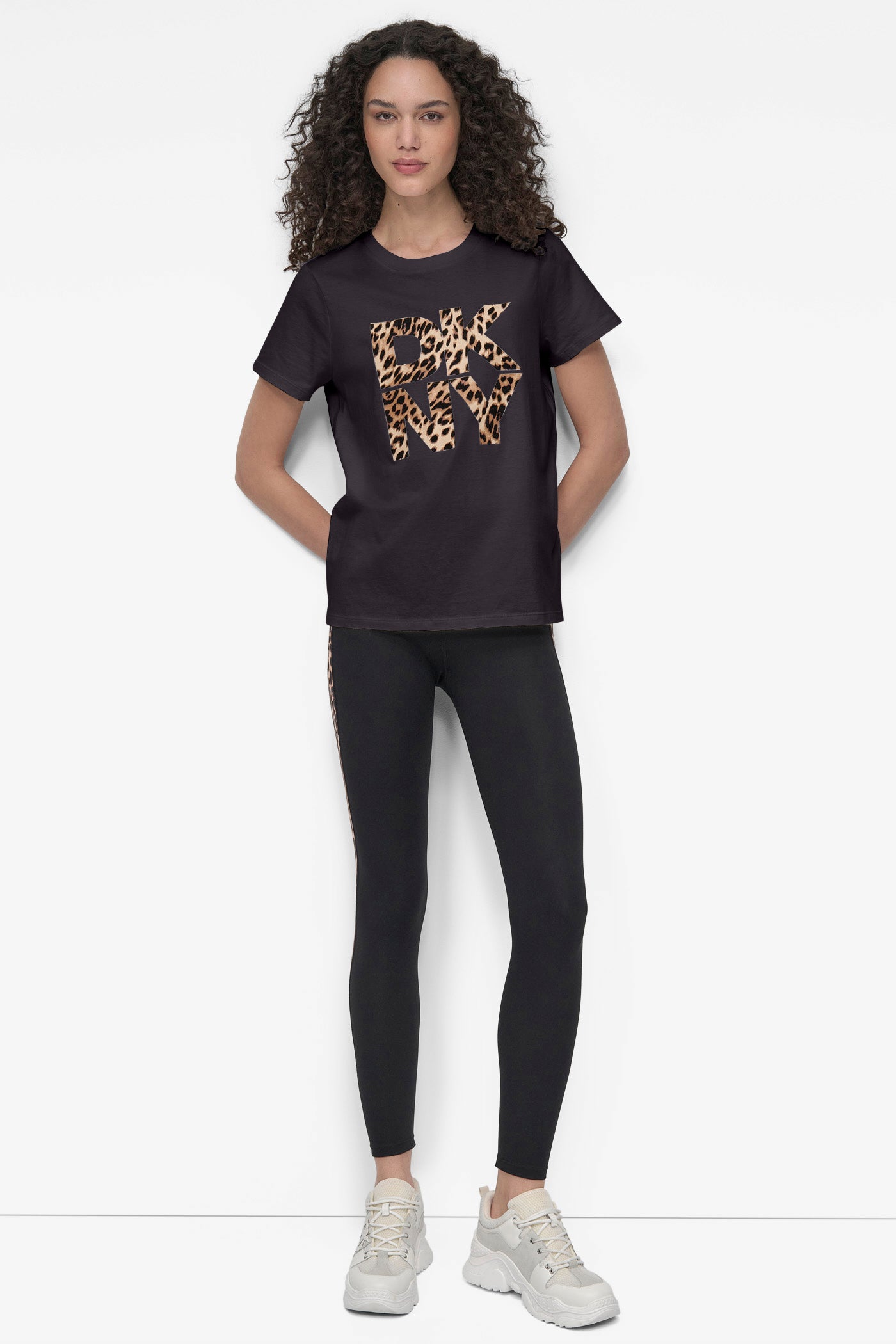 SHORT SLEEVED RELAXED FIT TEE