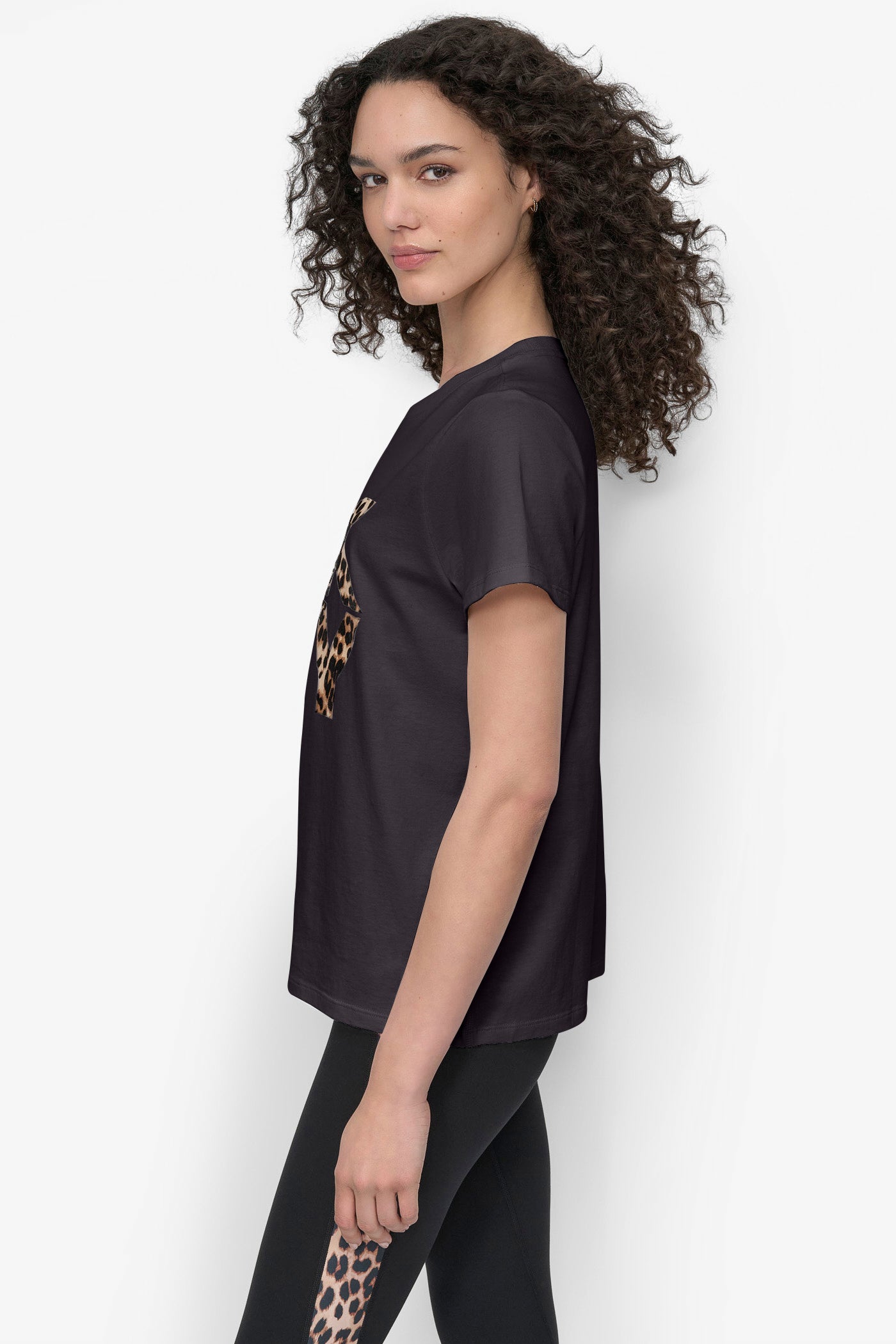 SHORT SLEEVED RELAXED FIT TEE