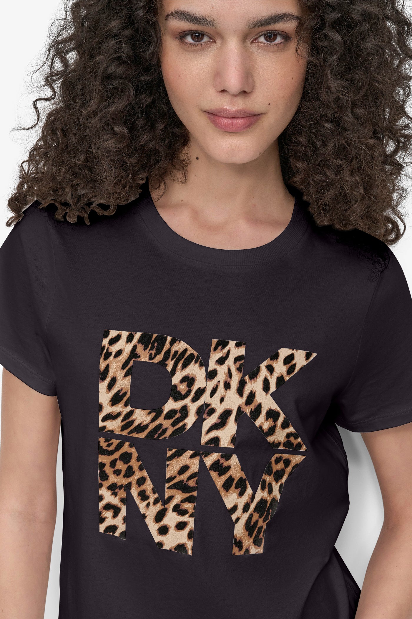 SHORT SLEEVED RELAXED FIT TEE