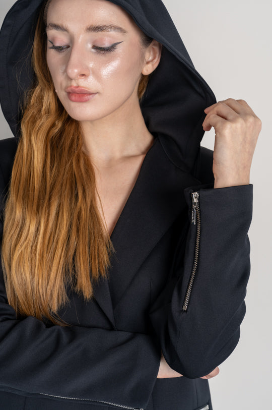 ONE BUTTON JACKET WITH HOOD
