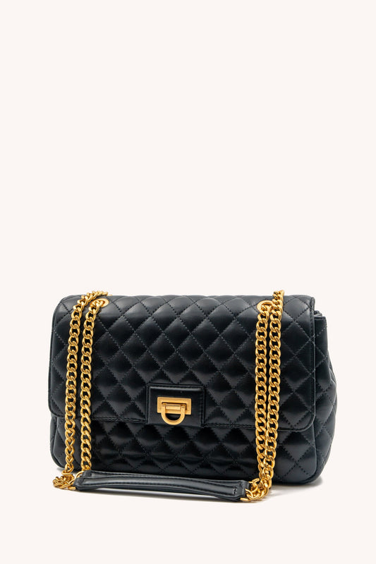 حقيبة كتف فينلي بغطاء قلاب كبيرة الحجم