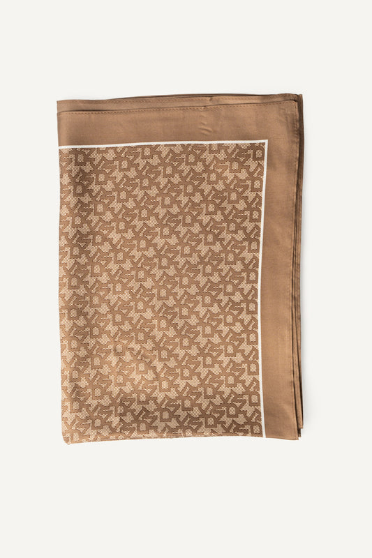 وشاح مربع بشعار عريض واضح