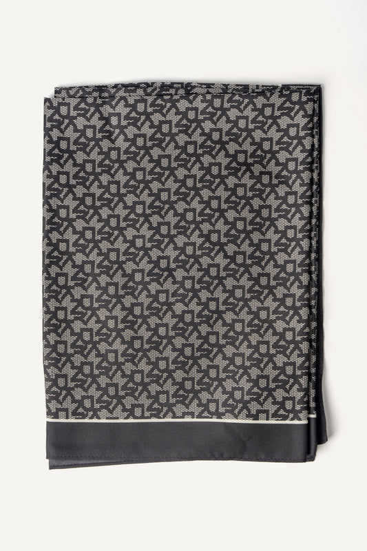 وشاح مربع بشعار عريض واضح