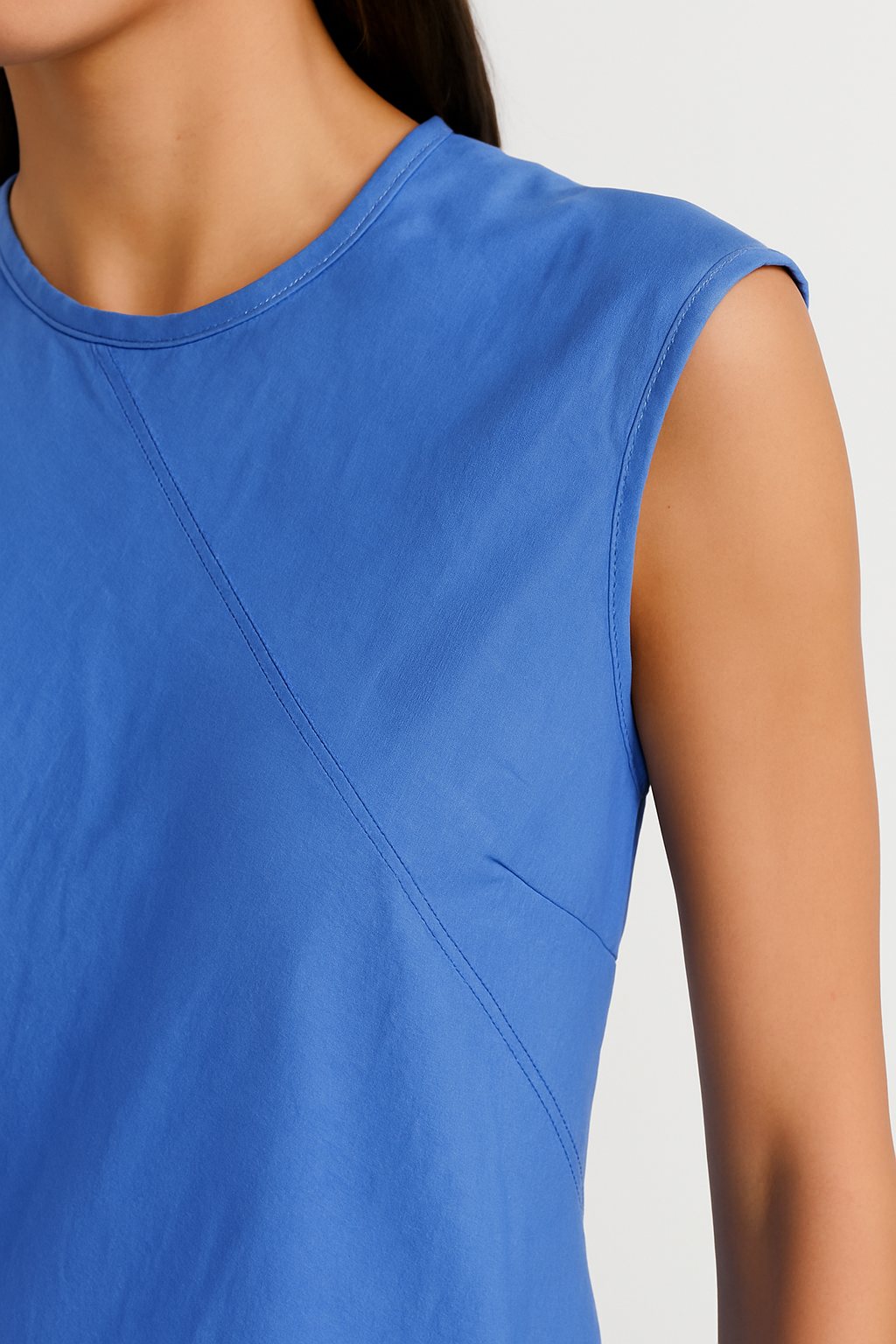 SLVLESS BIAS CUT DRESS