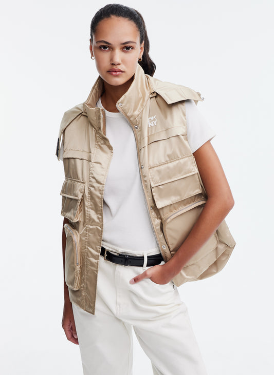 Sleeveless Puffer Vest With Pockets