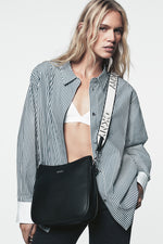 حقيبة كروس نيسا بحجم متوسط