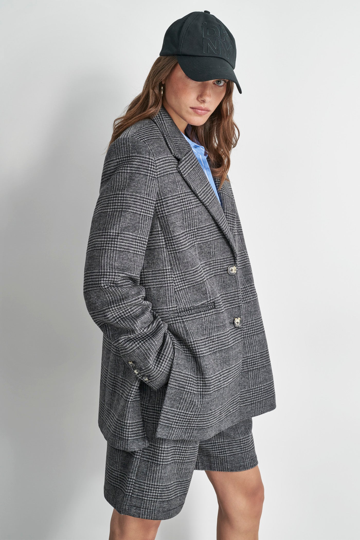 LONG SLEEVE STRAIGHT CUT BLAZER