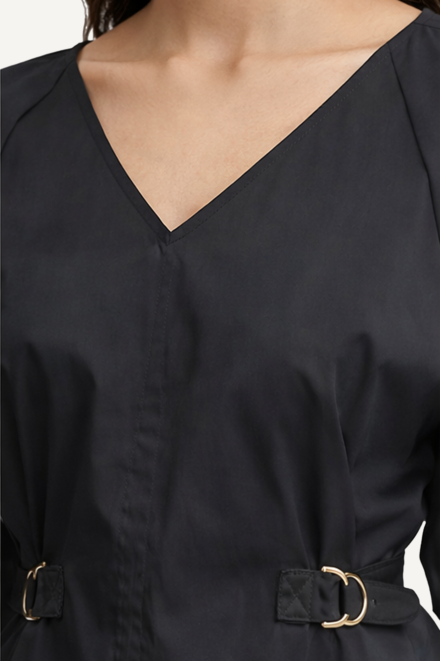 3/4 BARREL SLEEVE V-NECK TOP
