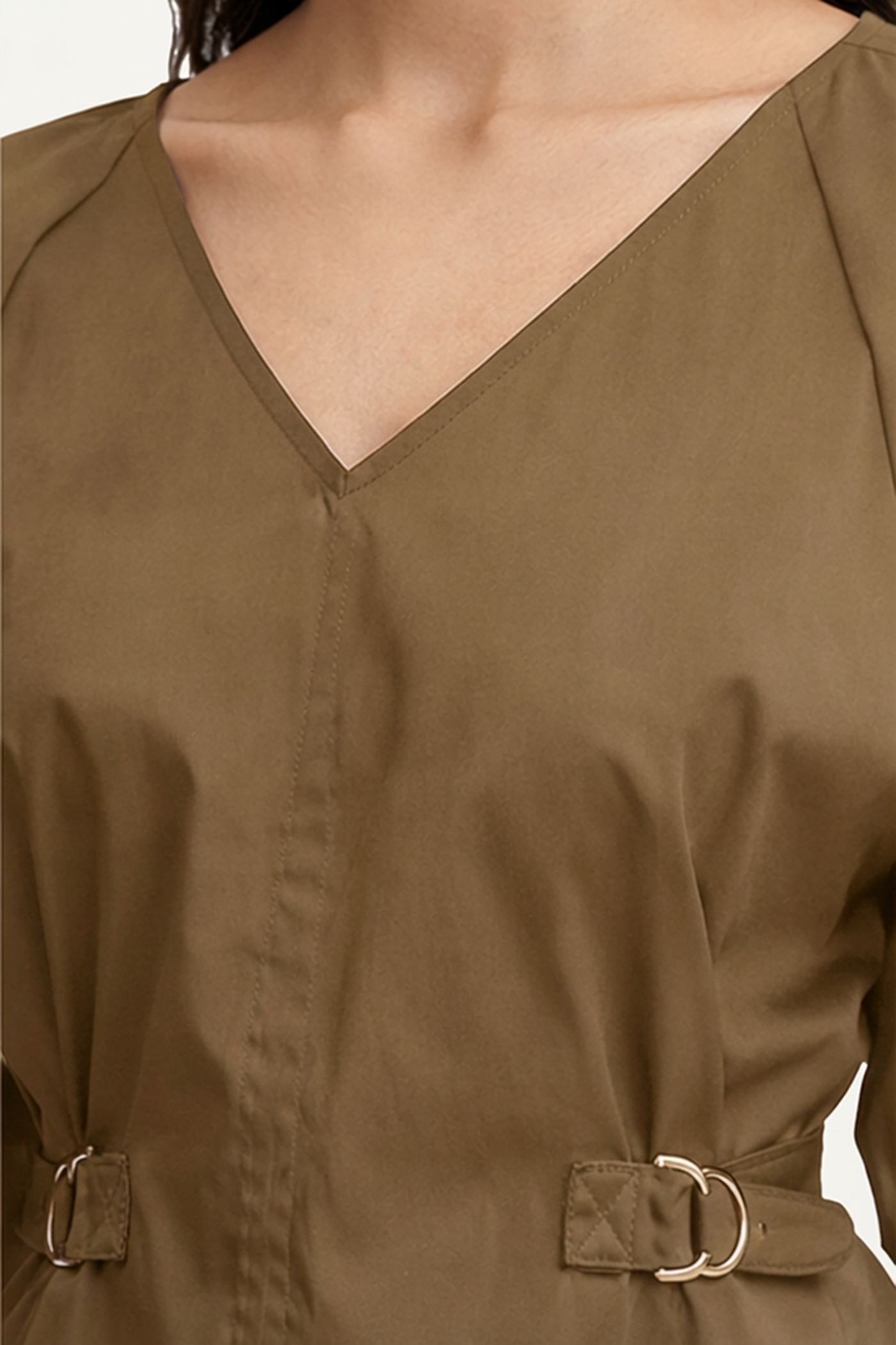 3/4 BARREL SLEEVE V-NECK TOP
