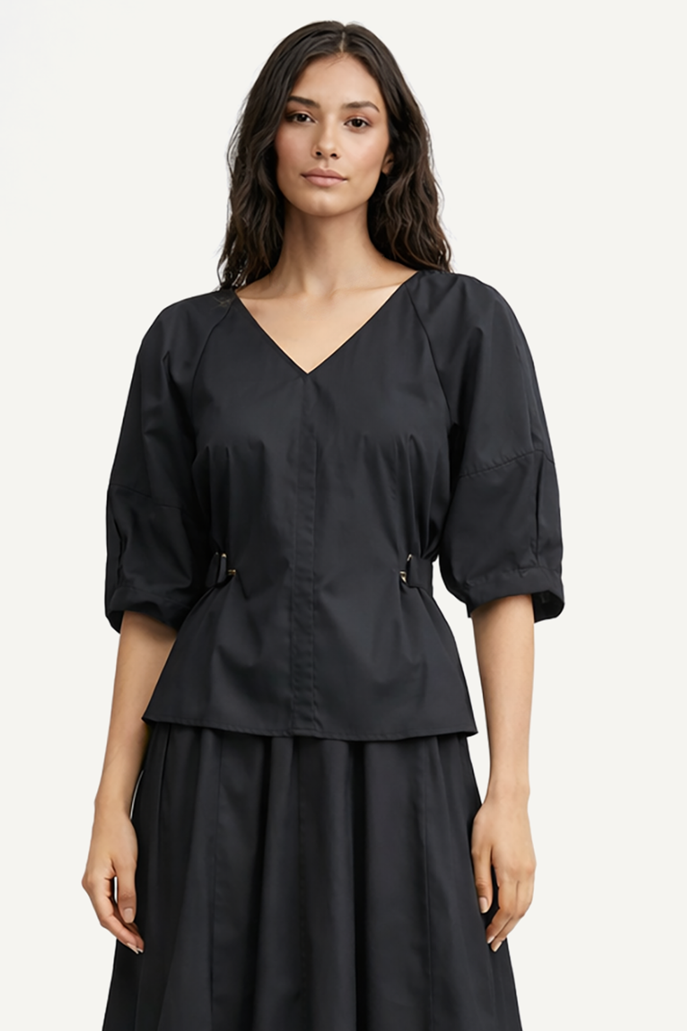 3/4 BARREL SLEEVE V-NECK TOP