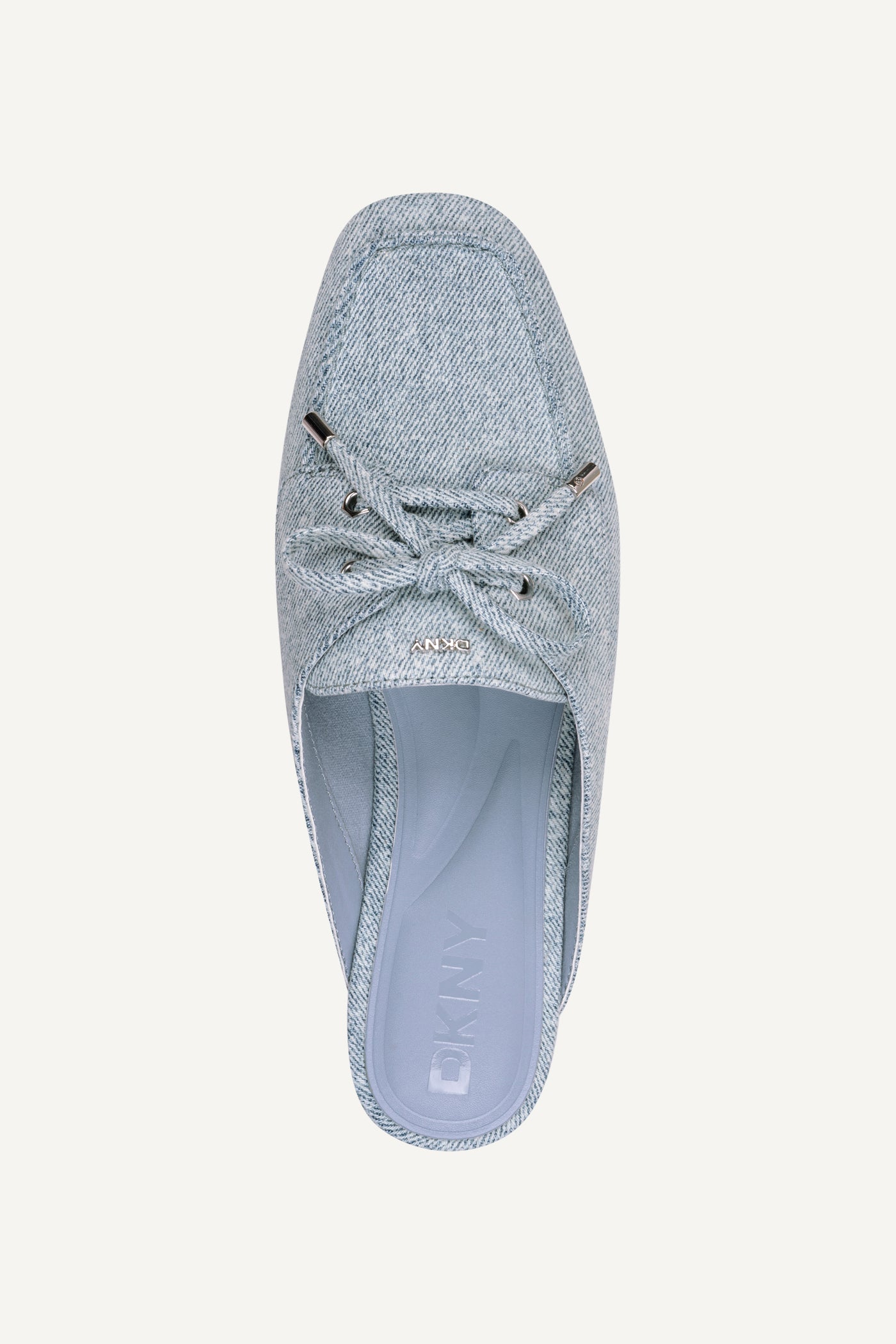 حذاء دلمار مفتوح من الخلف بقصة عريضة