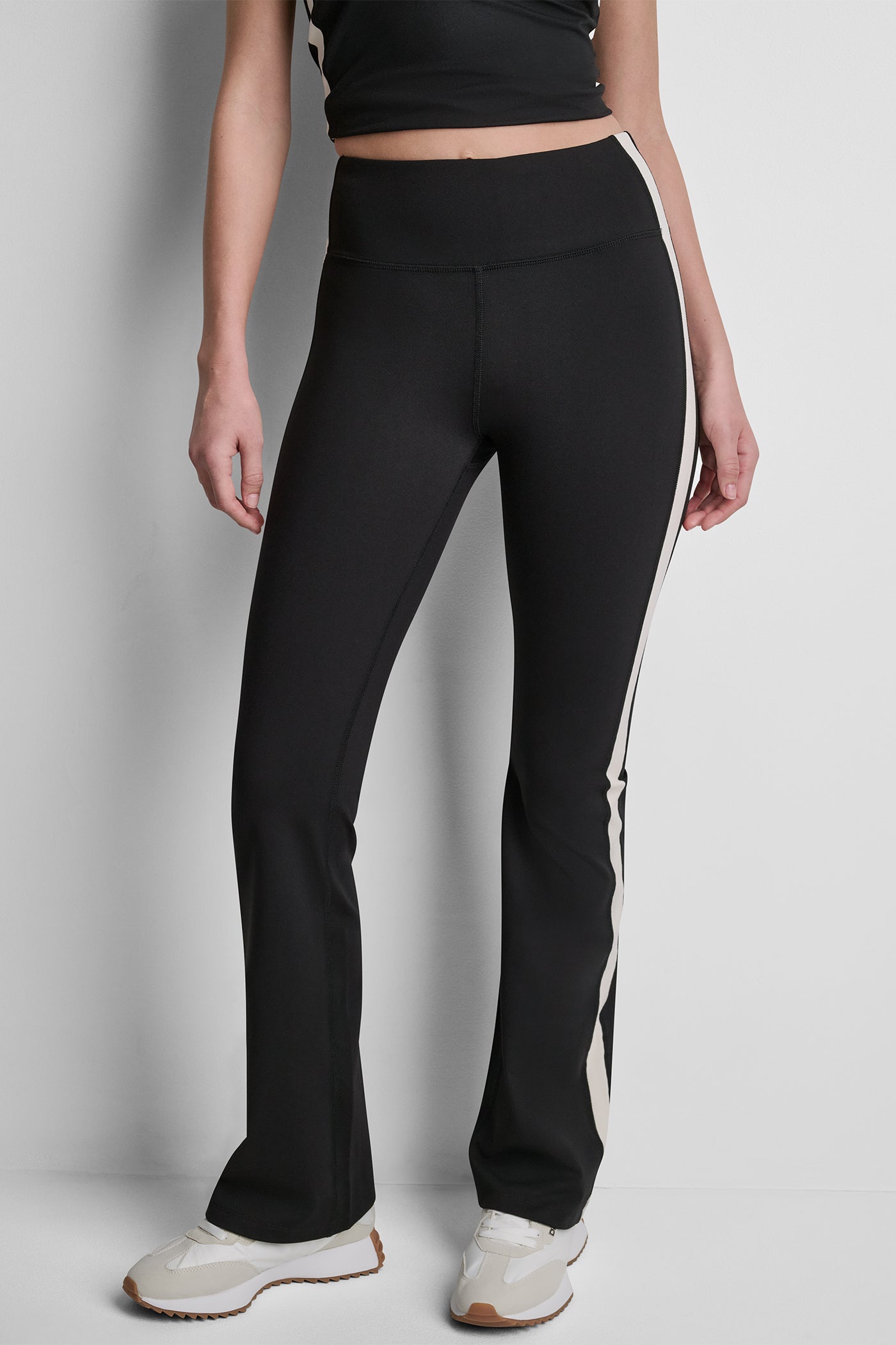 HIGH-RISE STRIPE FLARE LEGGING