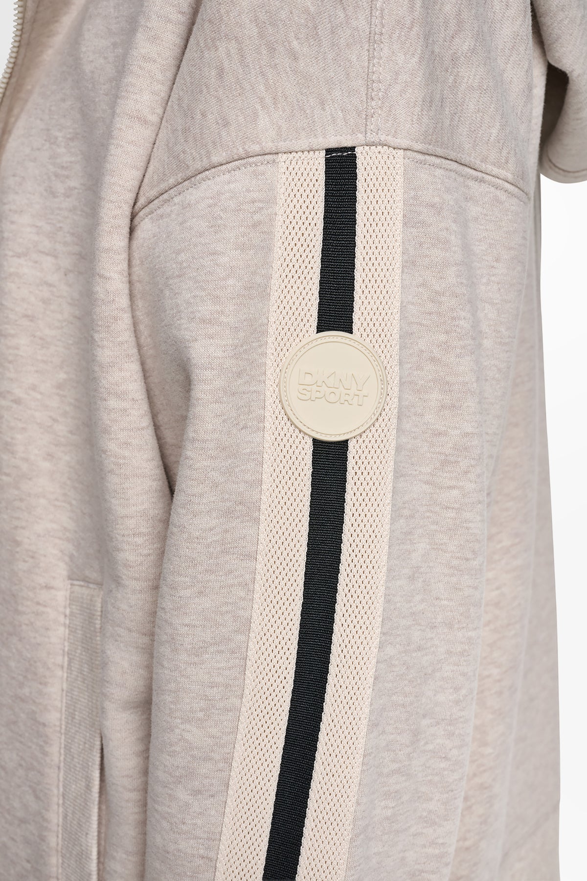 شريط DKNY المميز