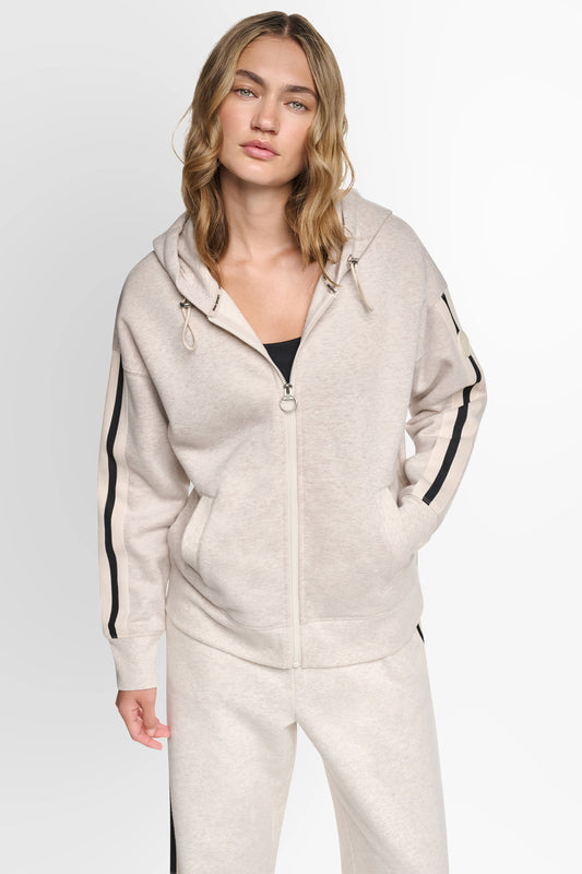 شريط DKNY المميز