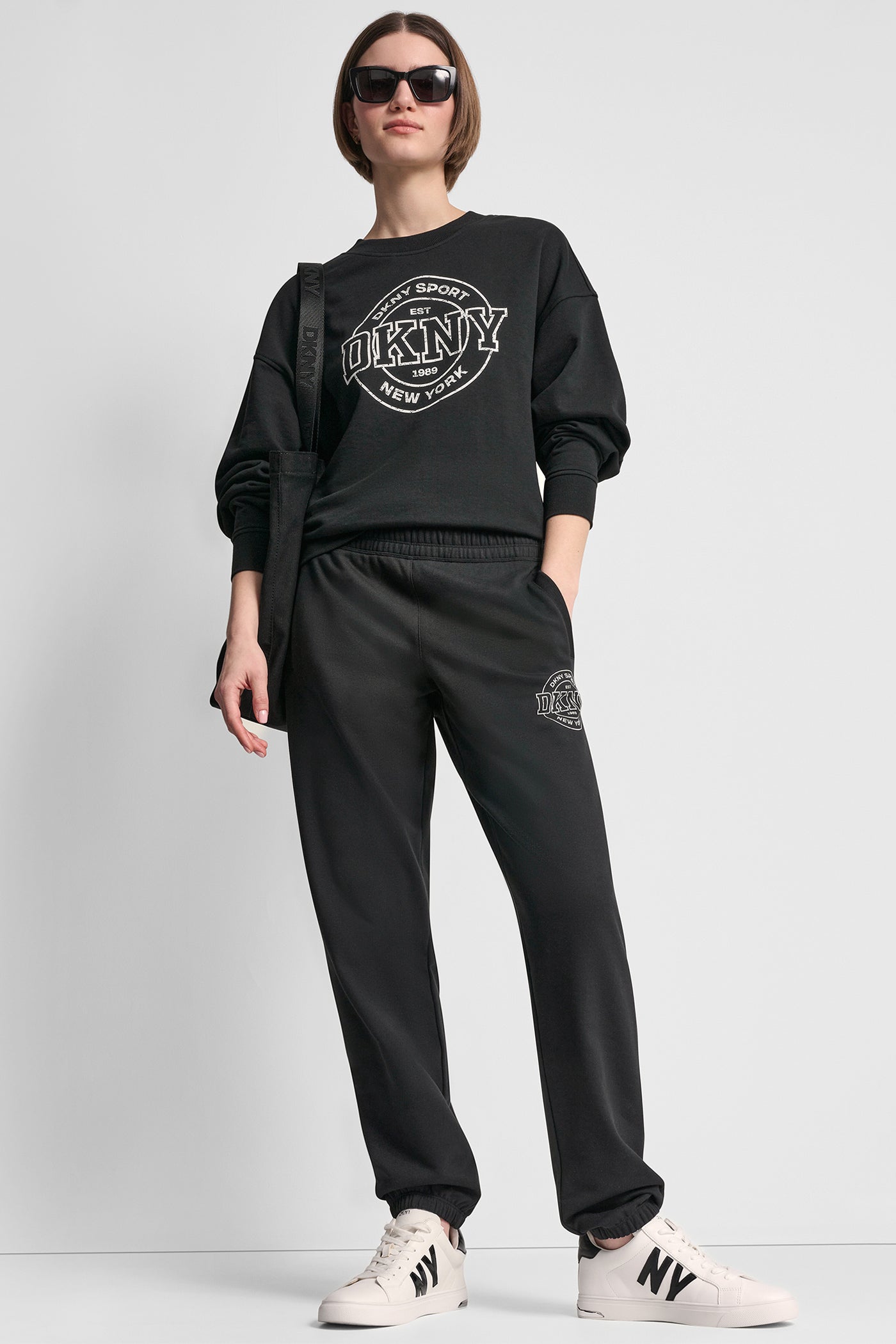 DKNY COLLEGIATE MEDA