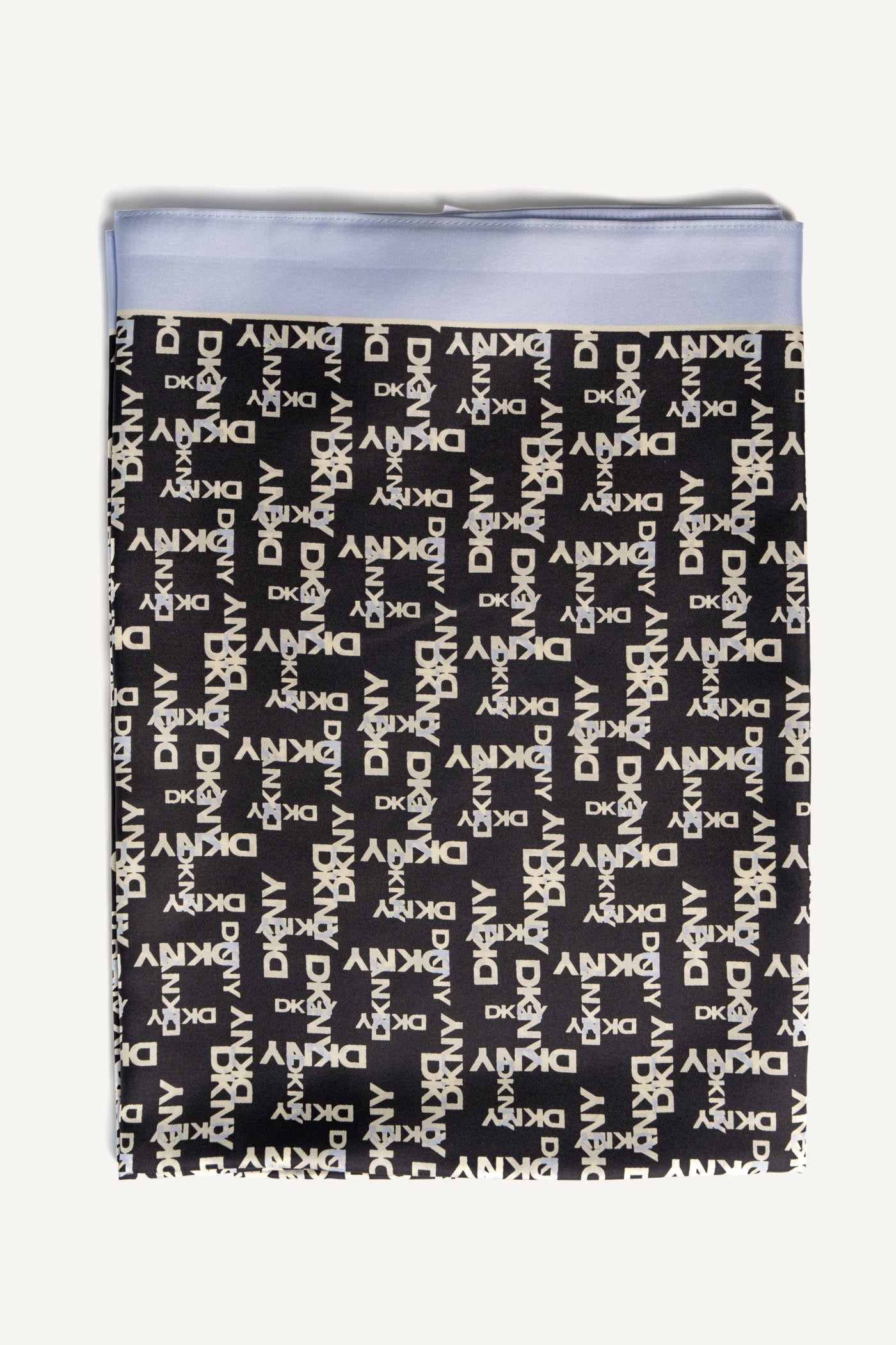 وشاح مربع بشعار