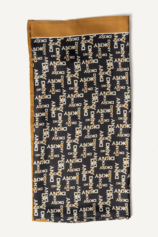 وشاح مربع بشعار