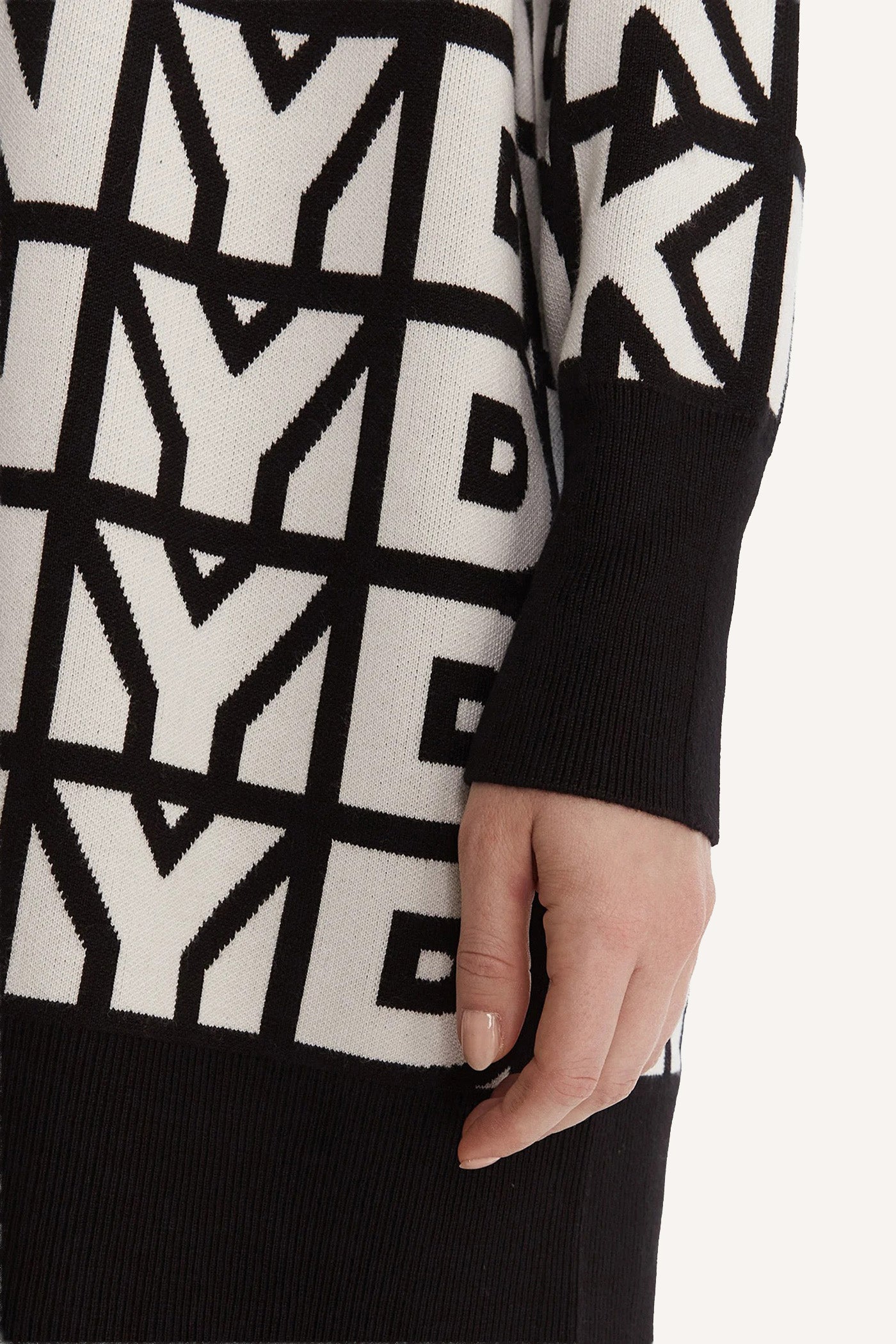 LONG SLEEVE REPEAT LOGO CARD