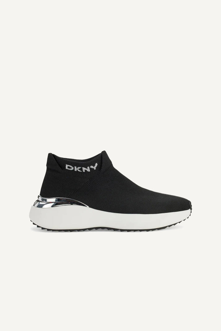ZHAVIA SLIP ON SNEAKERS